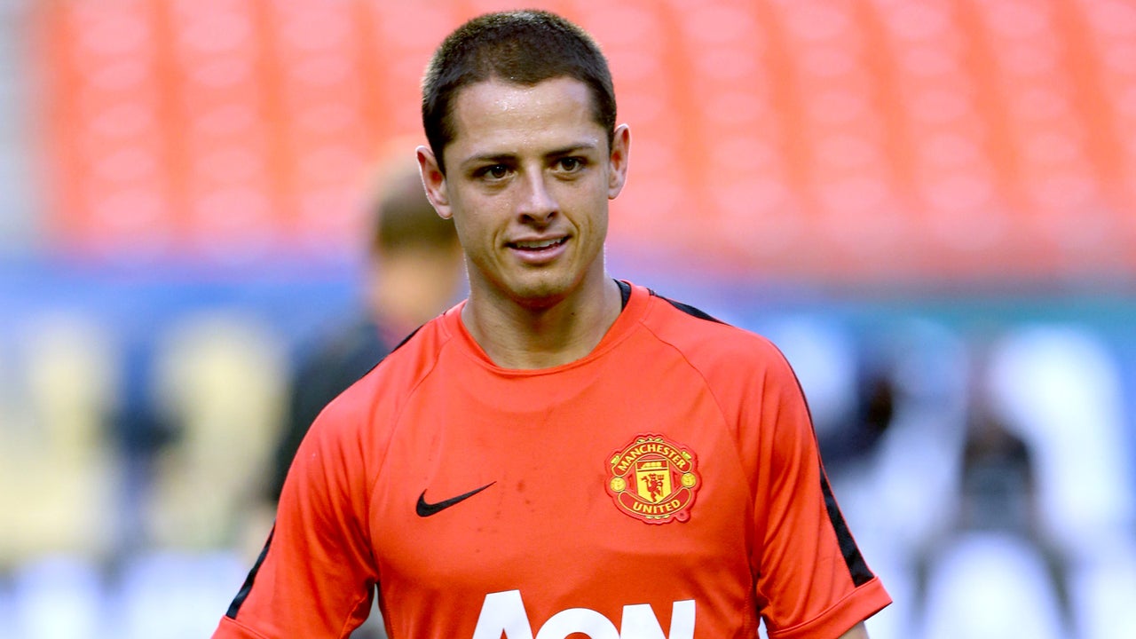 Report: Hernandez, Fellaini told they can leave Manchester United